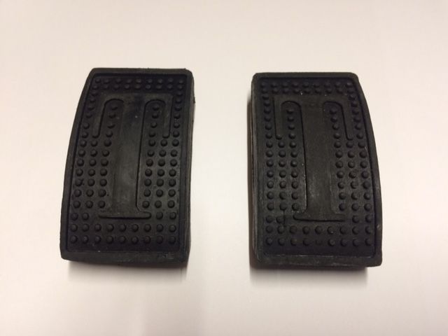 PEDAL RUBBERS x2 (Triumph Herald & Vitesse) (1959- 71)